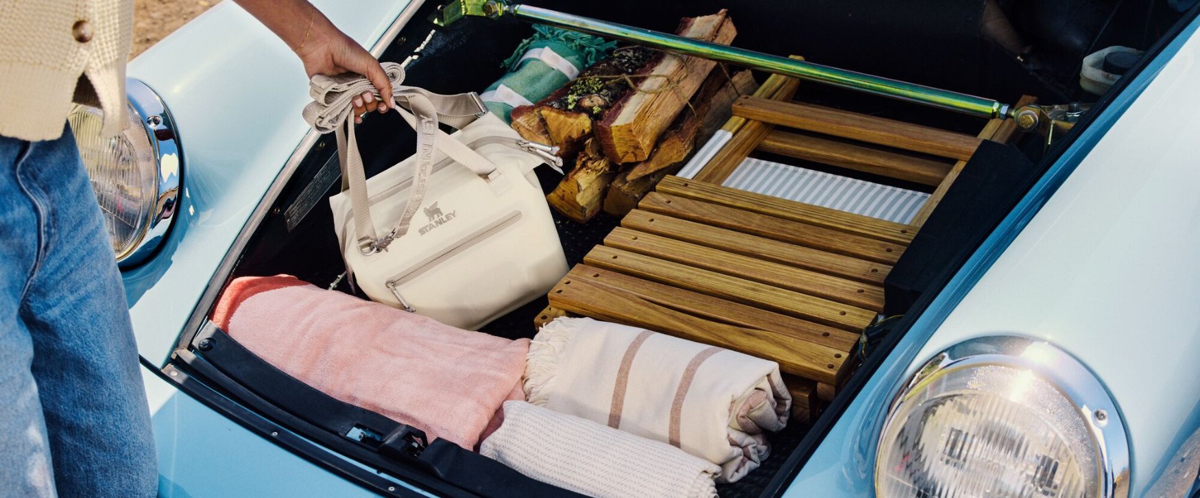 Versatile Cooler Bags and Jugs to Keep Items Chilled - Stanley AU