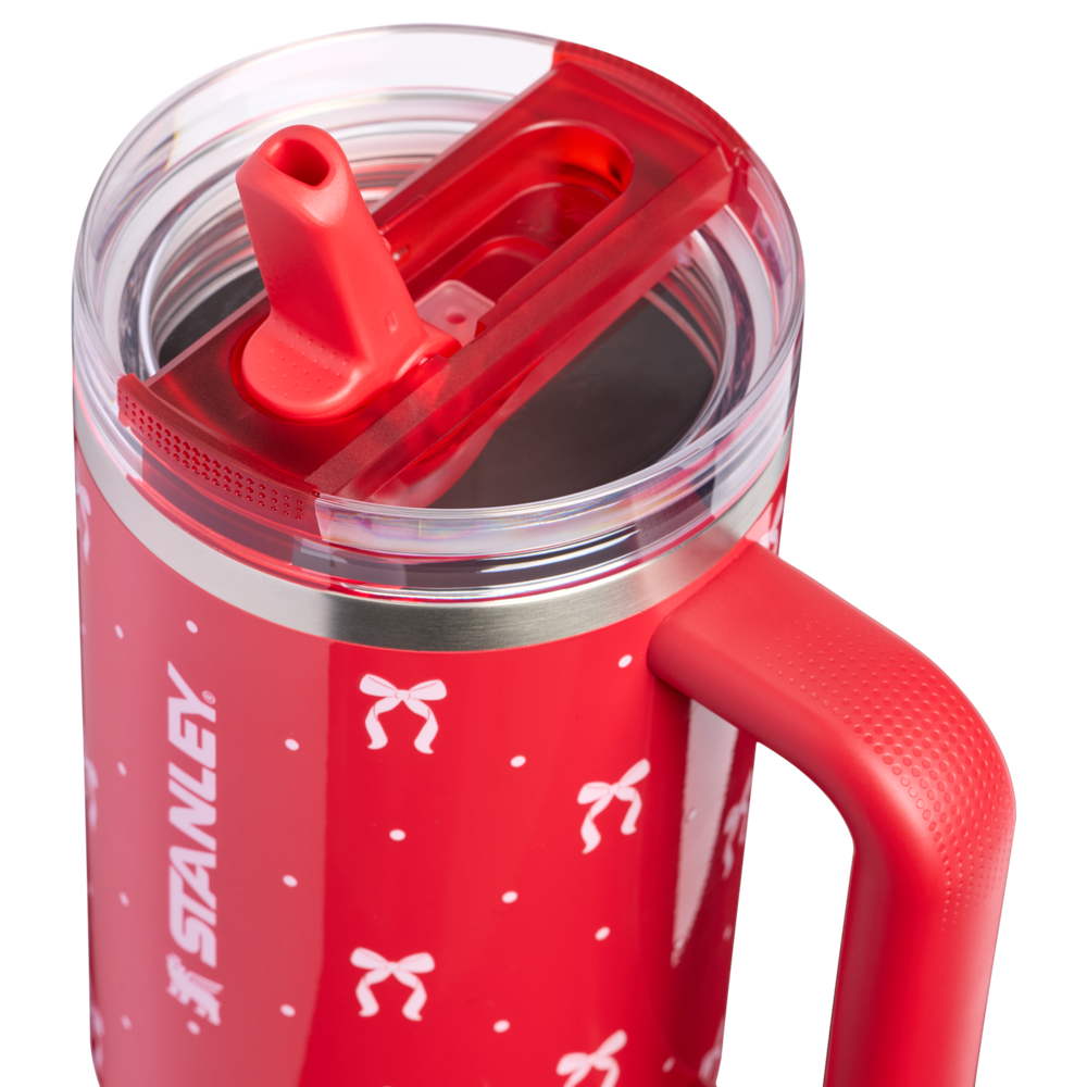 Stanley 1913 Holiday Collection クエンチャー プロツアー フリップストロー 真空断熱タンブラー 40oz（1.18L）（Rouge Bows） | 画像3