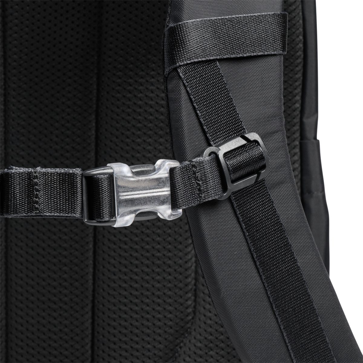 Stanley 1913 バイタライズ マクロメソッド バックパック  30.9 QT（約29.2L） in Black | Front Back View