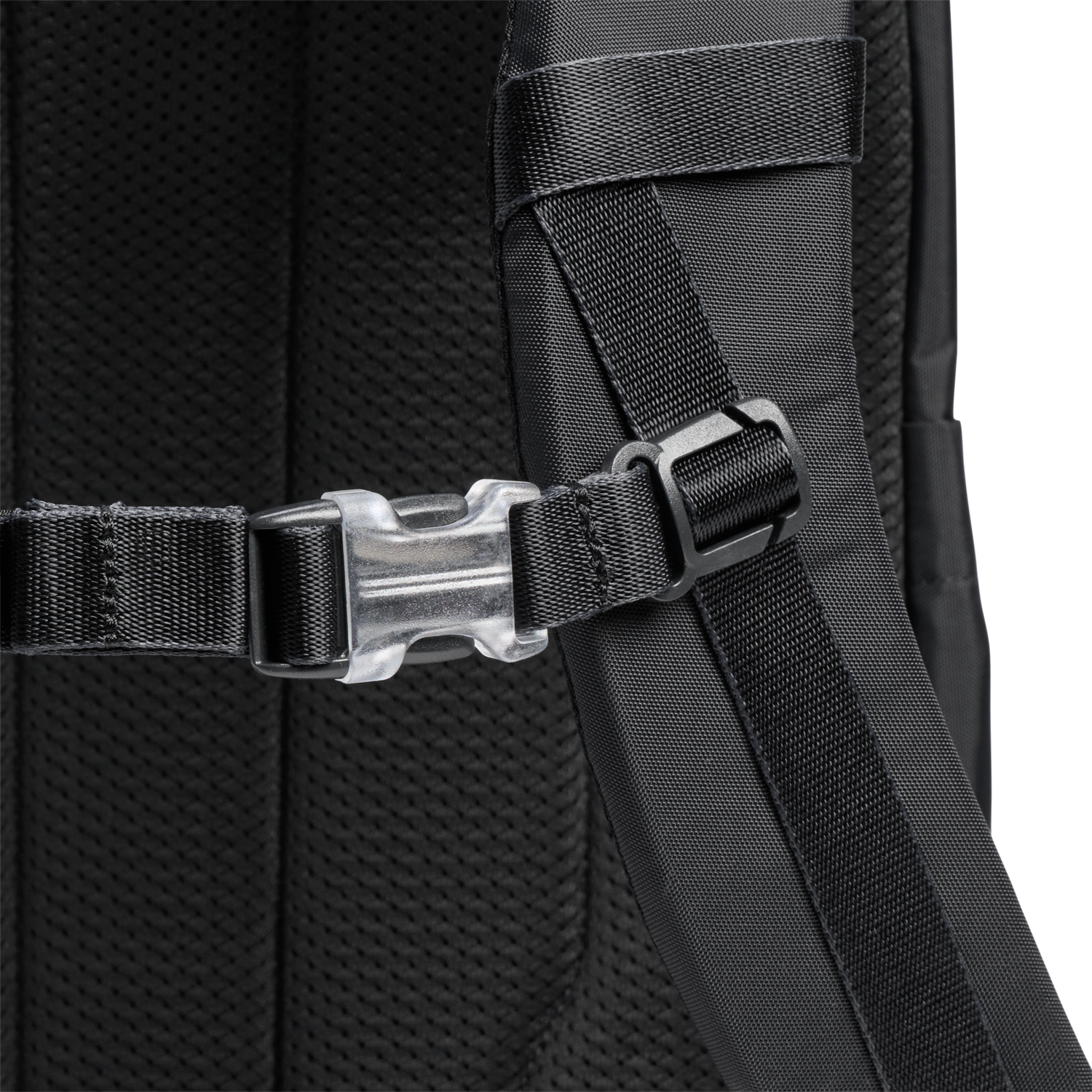 Stanley 1913 バイタライズ マクロメソッド バックパック  30.9 QT（約29.2L） in Black | Front Back View