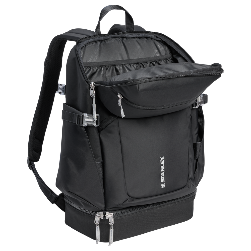 Stanley 1913 バイタライズ マクロメソッド バックパック  30.9 QT（約29.2L） in Black | Back Open View