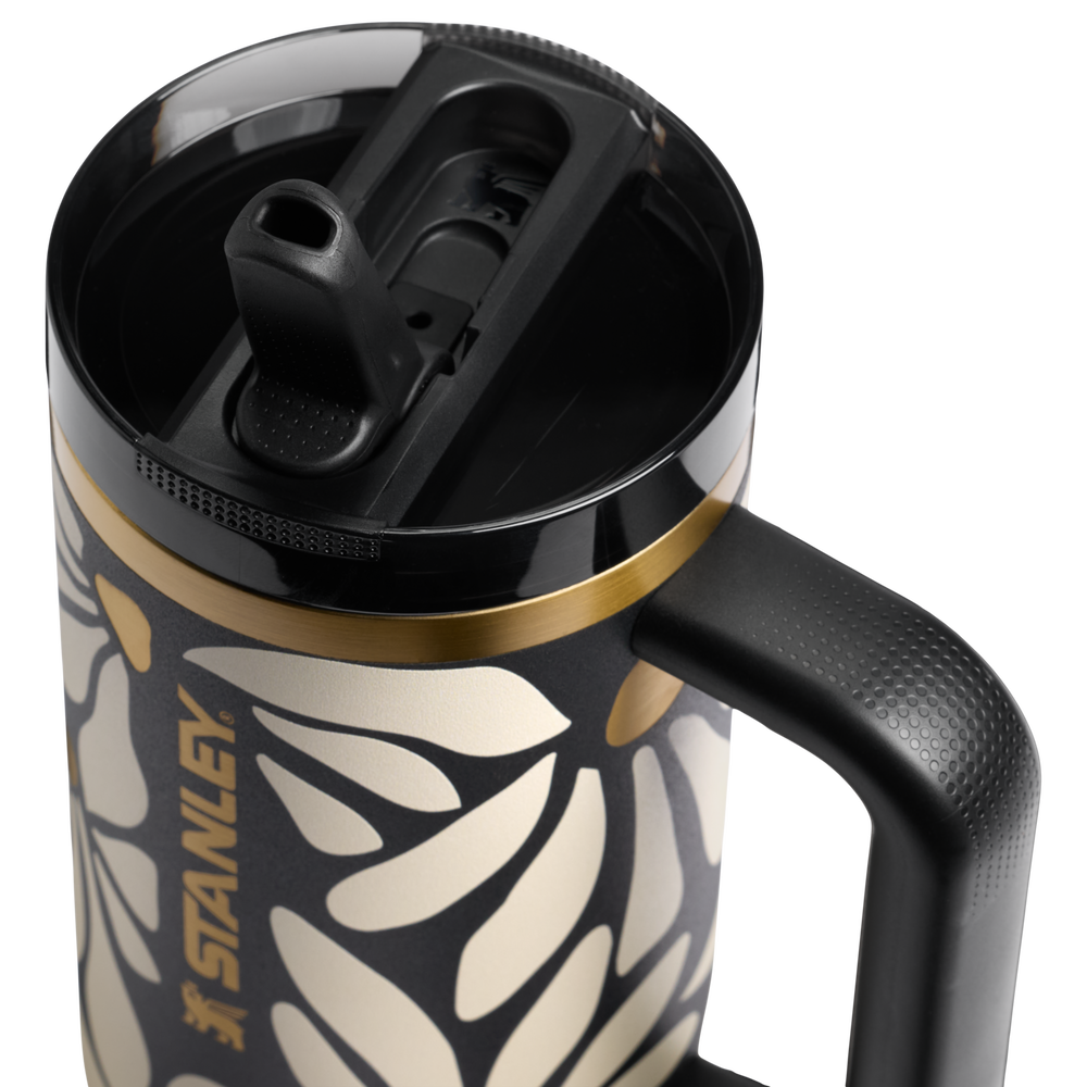 Stanley 1913 Wild Blooms クエンチャー プロツアー フリップストロー 真空断熱タンブラー 30 oz （約0.89L） in Wild Blooms | View 3