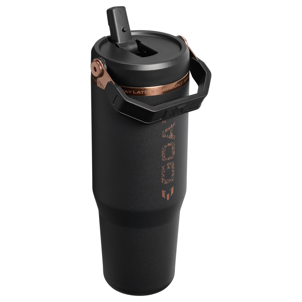 Stanley 1913 Messi x Stanley 1913 アイスフロー フリップストロー2.0 真空断熱タンブラー 30 oz（約0.89L） in Messi GOAT Black | View 3
