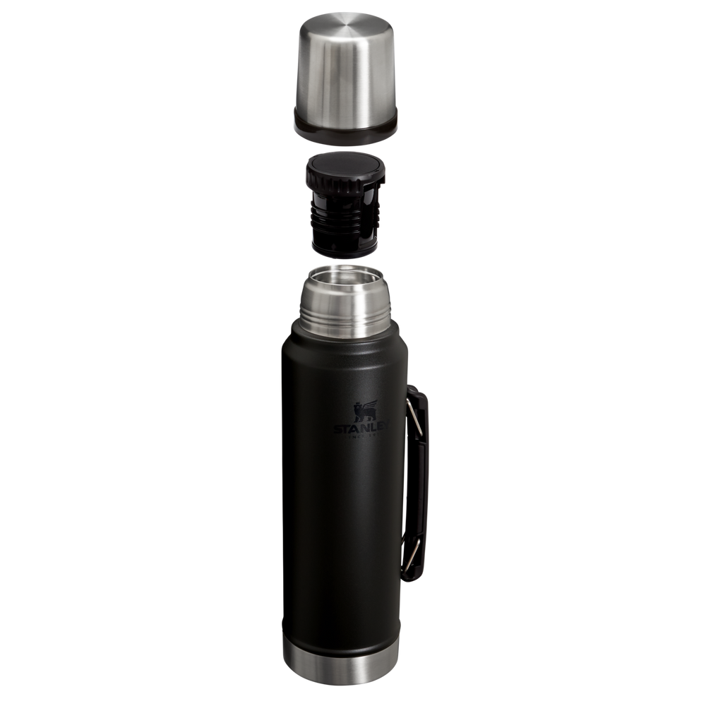 Stanley 1913 レジェンダリー クラシック真空断熱ボトル 1.1 qt｜（約1.0L） in Black 2.0 | View 3