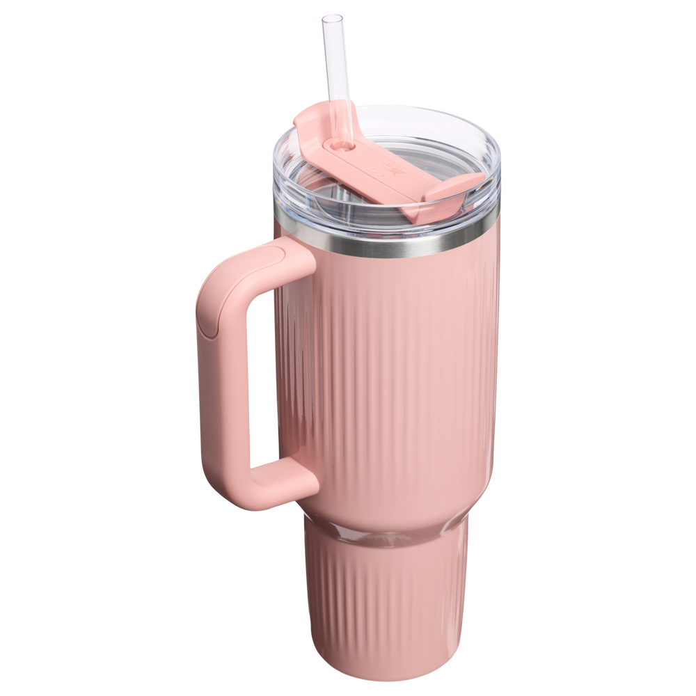 Stanley 1913 クエンチャー H2.0 フルーテッド 真空断熱タンブラー 40 oz（約1.18L） in Peach Rose Gloss | View 2