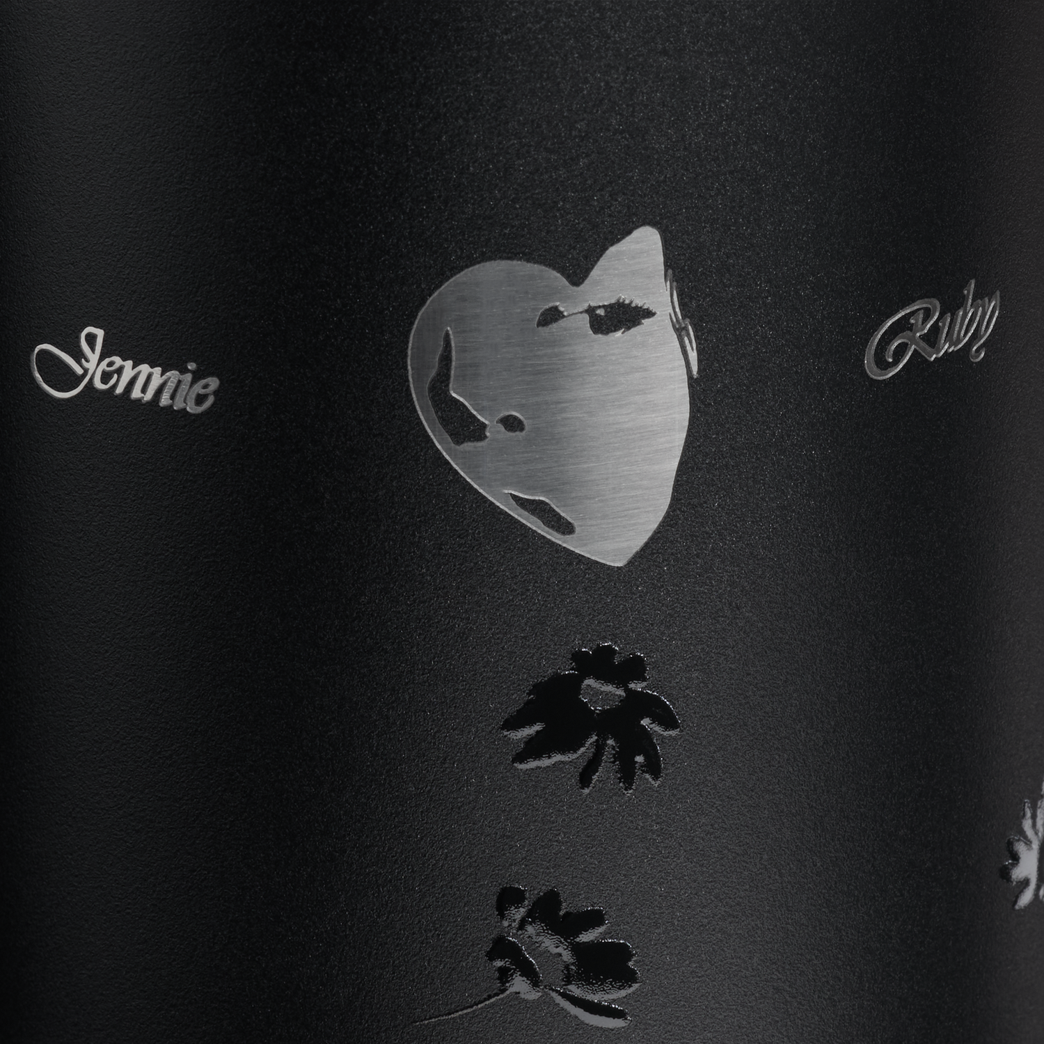 Stanley 1913 Stanley 1913 x JENNIE クエンチャー  ラックス 真空断熱タンブラー 30 oz（約0.89L） in Midnight Ruby | View 5