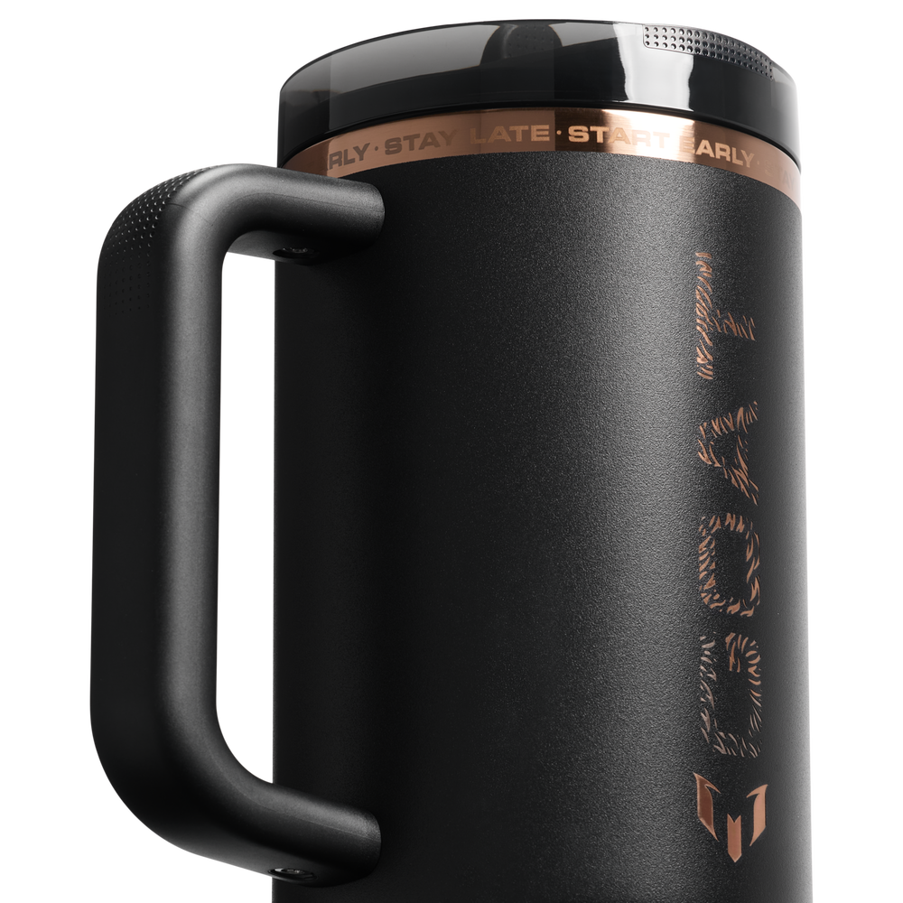 Stanley 1913 Messi x Stanley 1913 クエンチャー プロツアー フリップストロー 真空断熱タンブラー 40 oz（約1.18L） in Messi GOAT Black | View 5