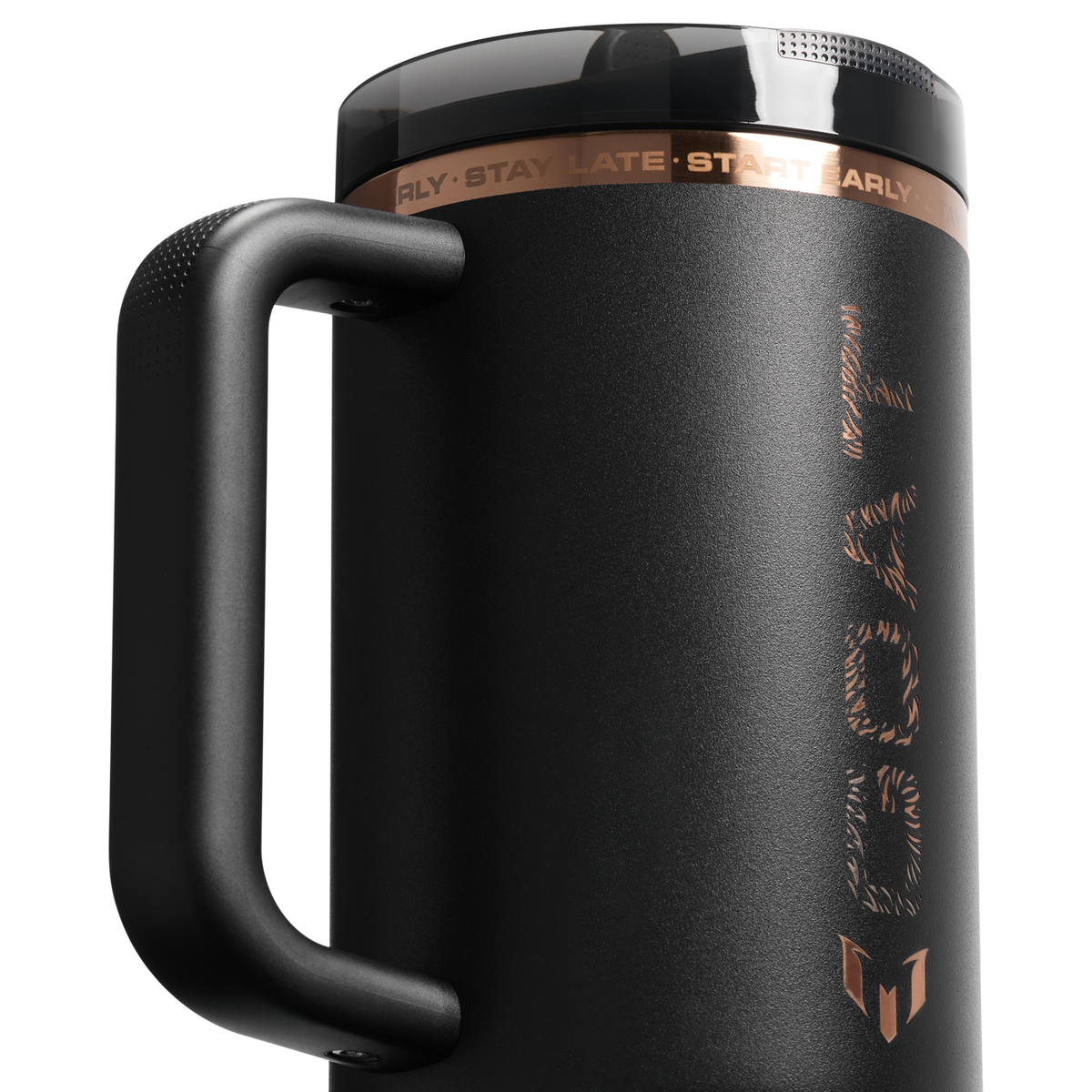Stanley 1913 Messi x Stanley 1913 クエンチャー プロツアー フリップストロー 真空断熱タンブラー 40 oz（約1.18L） in Messi GOAT Black | View 5
