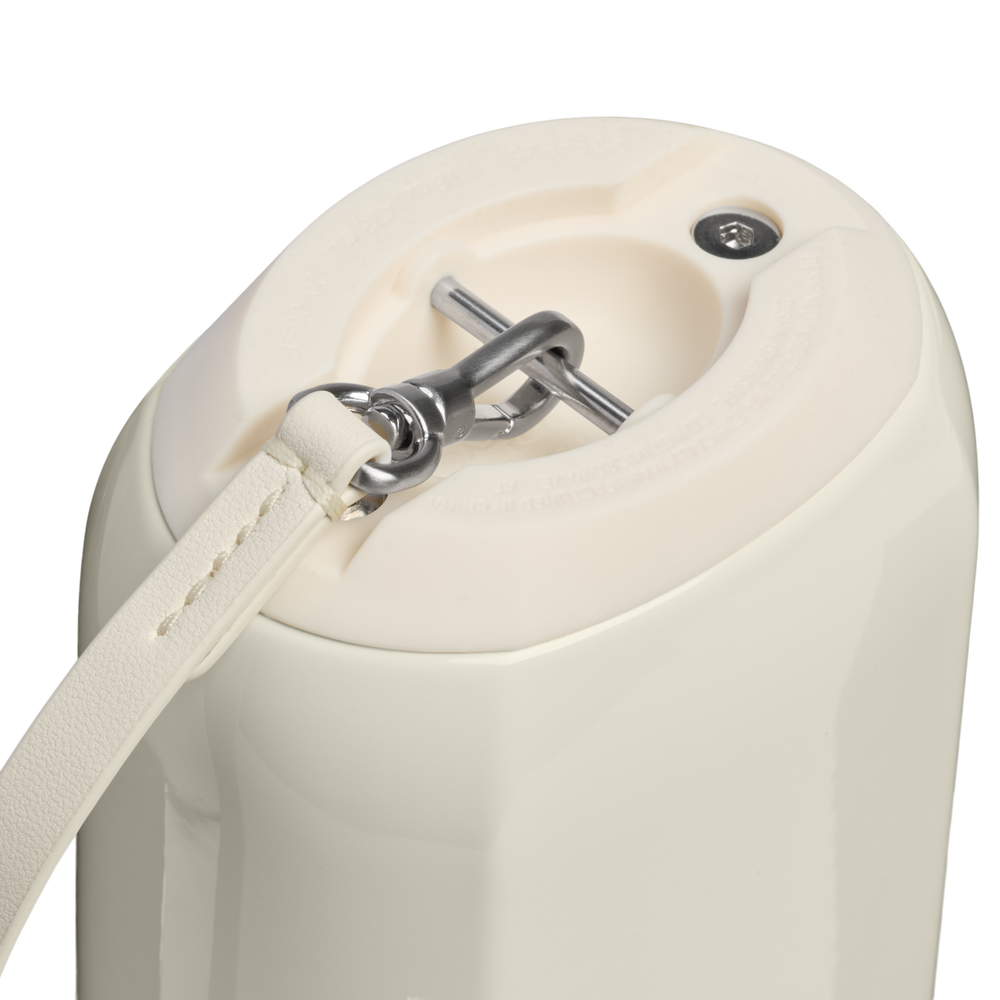 Stanley 1913 スタンレー クラッチ真空断熱ボトル 16oz （約0.47L） in Cream Gloss | View 3